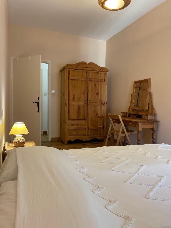 Gites Au Chateau Des Estubiers Les Granges-Gontardes Bagian luar foto