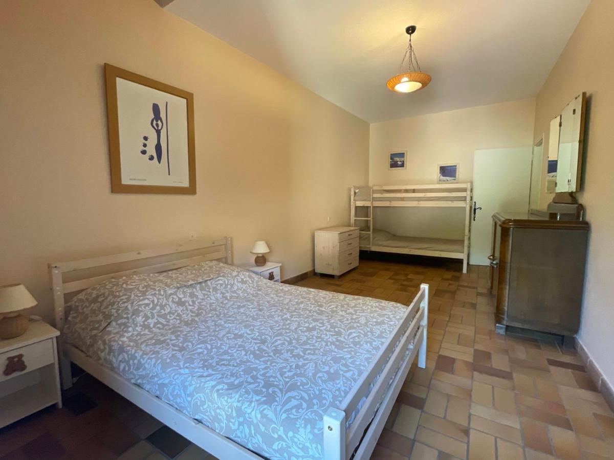 Gites Au Chateau Des Estubiers Les Granges-Gontardes Bagian luar foto